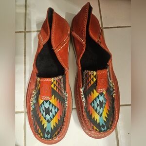 Stylish Women's Loafers with Multicolor Pattern